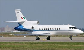 Falcon 900
